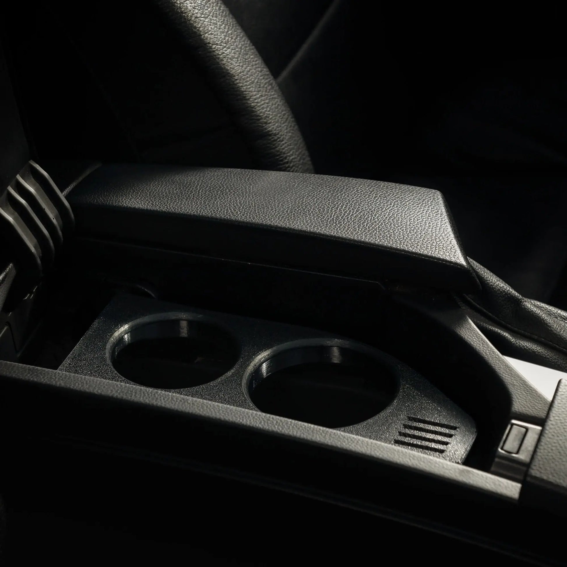Getränkehalter für BMW 5er Serie (E60/E61) - Exact Designs