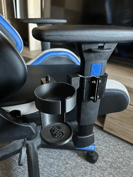 Getränkehalter für Gaming - & Bürostühle – mit verstellbarem Winkel - Exact Designs