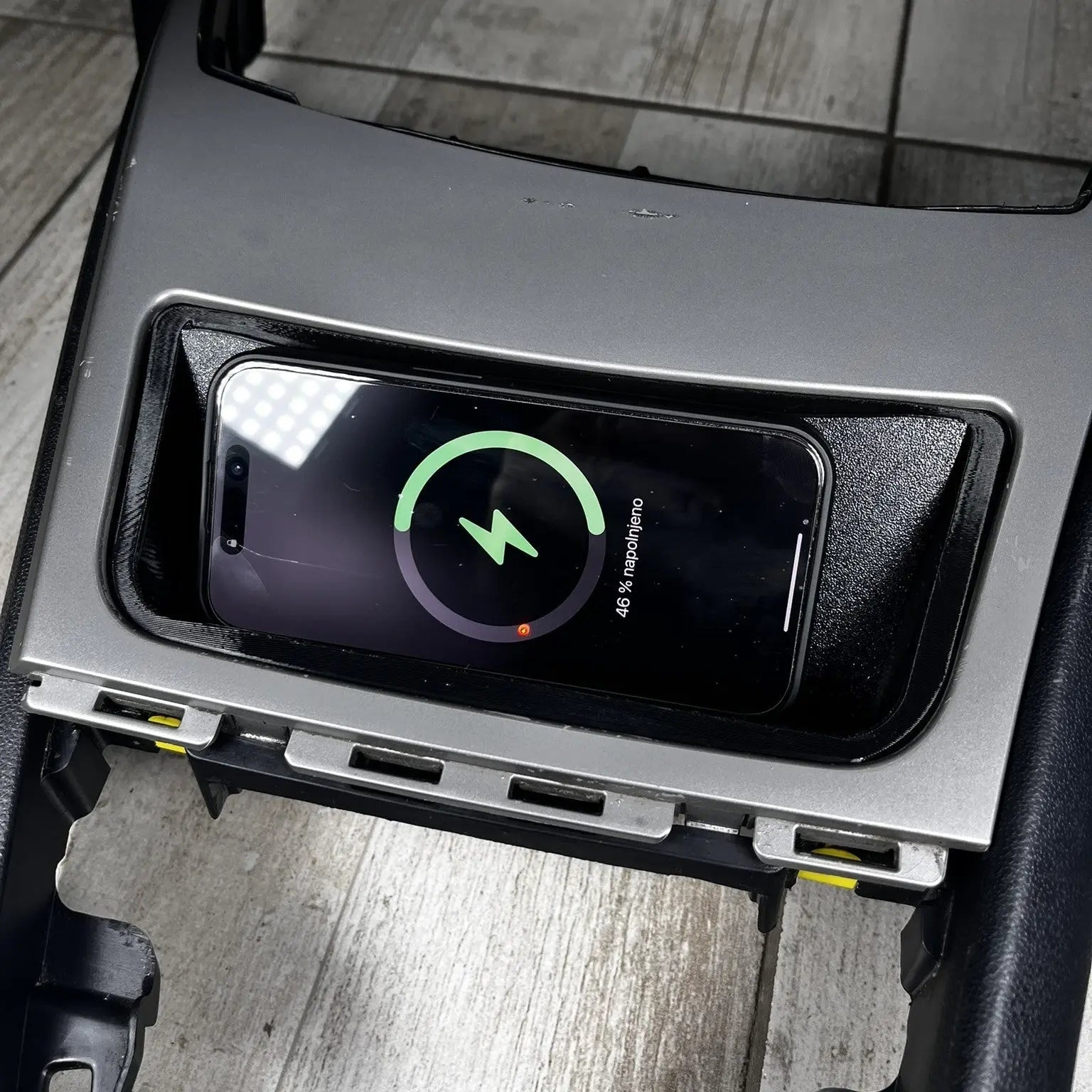 Kabelloses Ladegerät für BMW 1er Serie (E8X) - Exact Designs