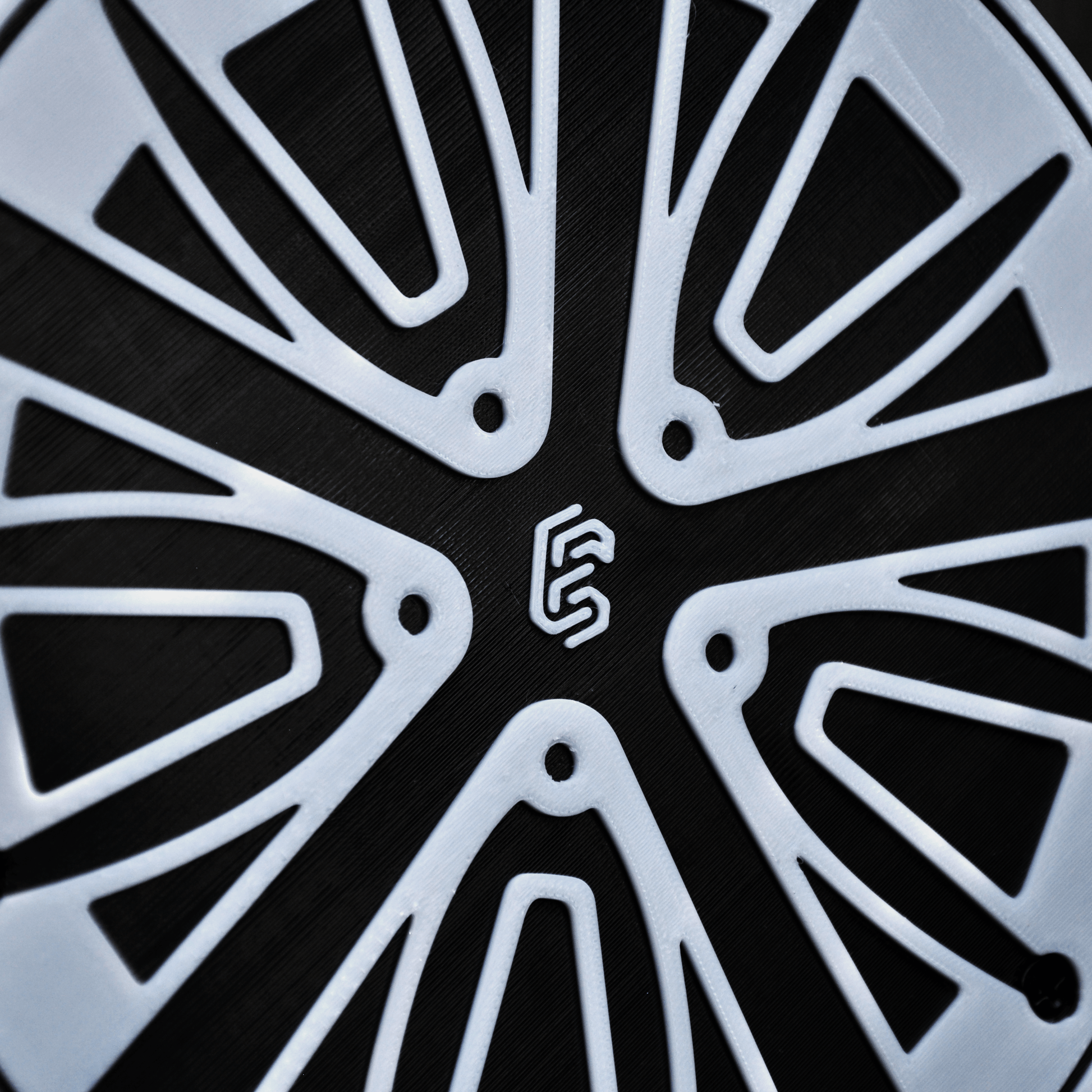 Mammotion Yuka Mini – Radabdeckung im sportlichen Stil - Exact Designs